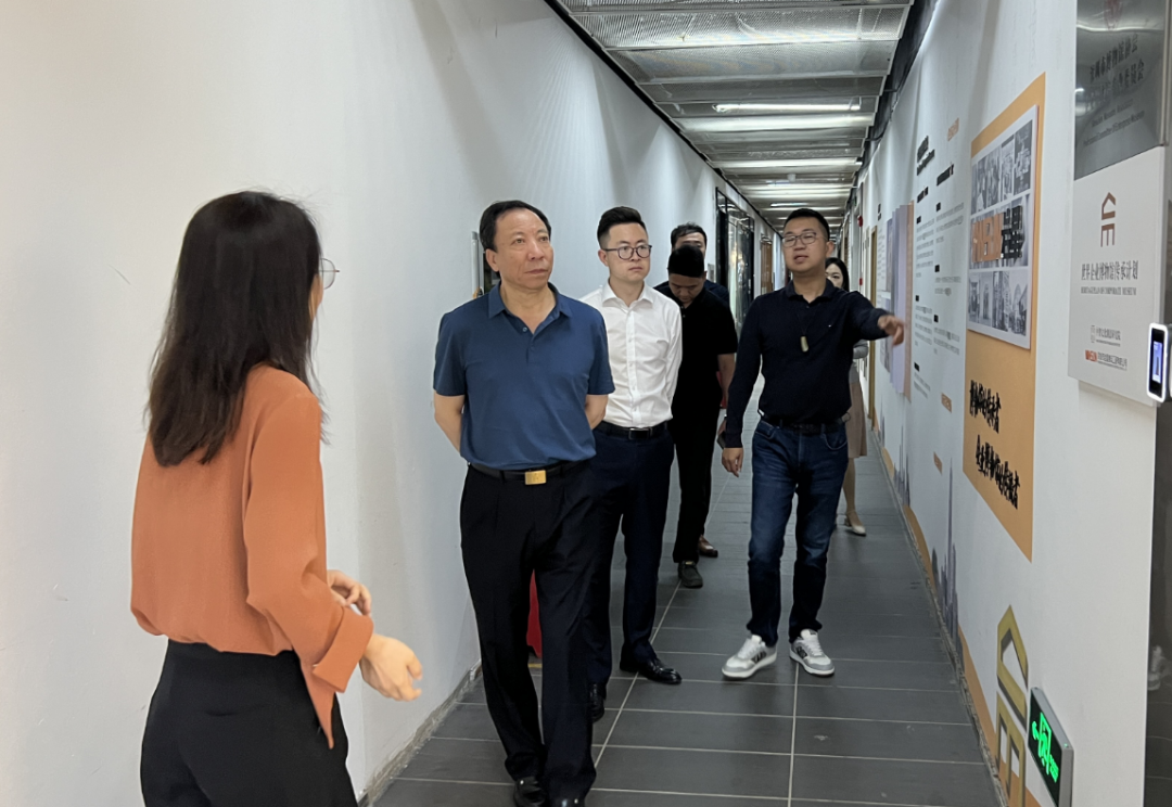 深圳市企業(yè)聯(lián)合會(huì)康永魁執(zhí)行會(huì)長一行蒞臨巖星指導(dǎo)交流插圖(1) 圖片